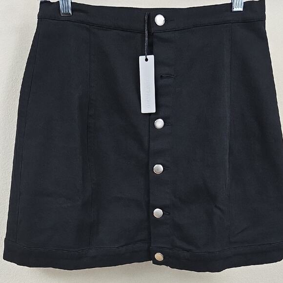 Olive & Oak Women’s Black Button Front Mini Skirt – Size M - Picture 1 of 8